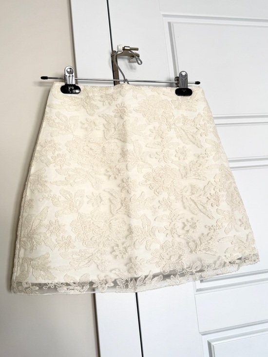 Dresses & Skirts - Brand new Elegant Cream Lace A-Line Skirt